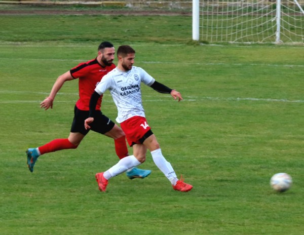 За пореден път Розите надвиха Карнобат с 2:1