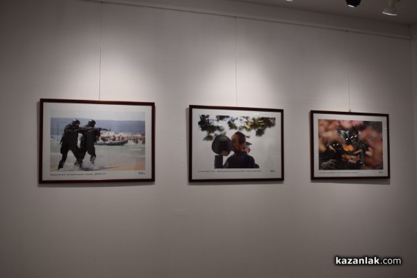 Кадър от Казанлък стана част от изложбата “Хиляди лица-една армия“ на военният фотограф Вяра Йовева