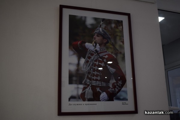 Кадър от Казанлък стана част от изложбата “Хиляди лица-една армия“ на военният фотограф Вяра Йовева