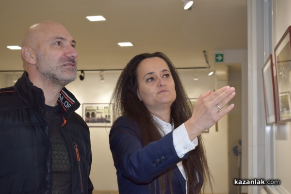 Кадър от Казанлък стана част от изложбата “Хиляди лица-една армия“ на военният фотограф Вяра Йовева