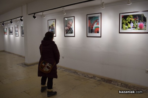 Кадър от Казанлък стана част от изложбата “Хиляди лица-една армия“ на военният фотограф Вяра Йовева