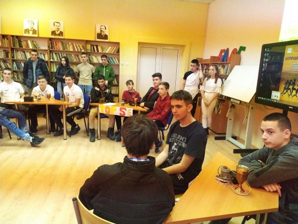 Осмокласниците в ПГ “Иван Хаджиенов“ премериха сили в Антична олимпиада