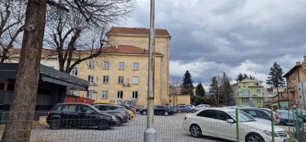 Затваряне на паркинга зад Библиотеката в Казанлък в понеделник до обед