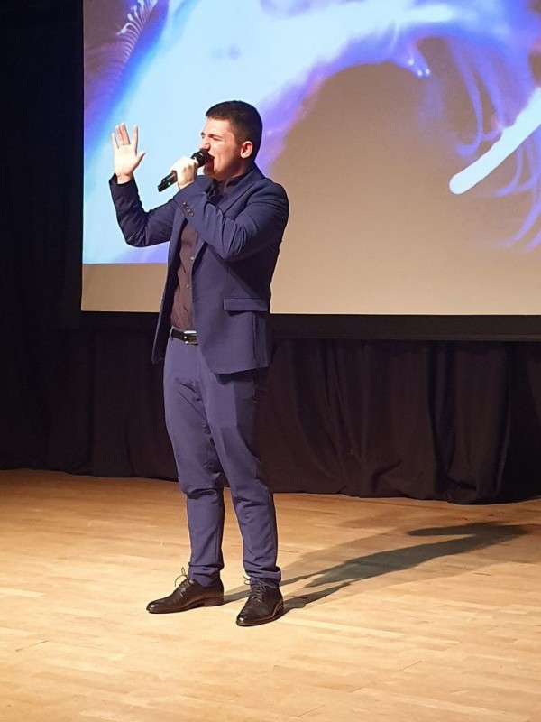 Певецът Николай Иванов от школа „Орфей“ спечели златна купа в международен конкурс