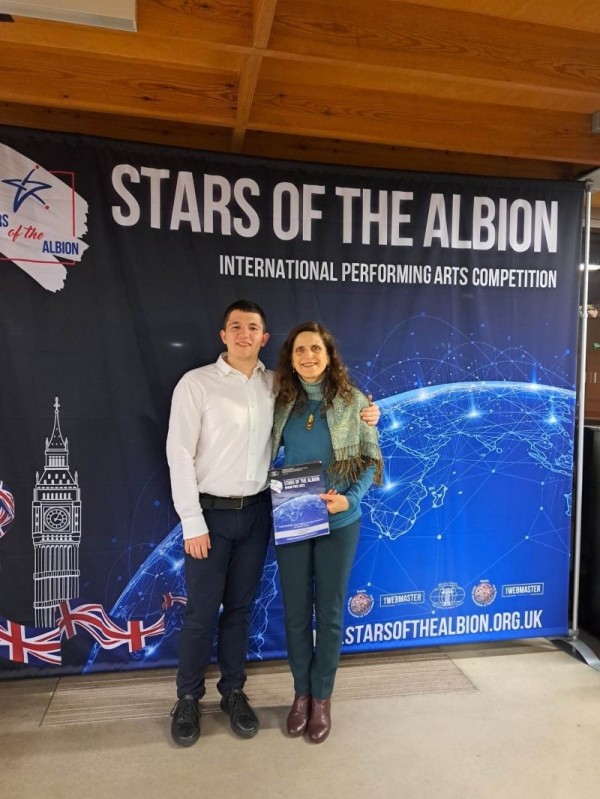 Певецът Николай Иванов от школа „Орфей“ спечели златна купа в международен конкурс