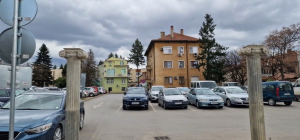 Затваряне на паркинга зад Библиотеката в Казанлък в понеделник до обед