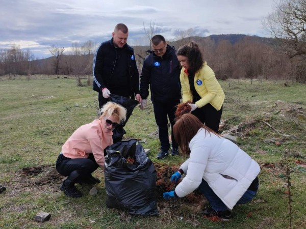 Кандидат-депутатите от ГЕРБ-Казанлък: Опазването на околната среда започва от съзнанието на всеки един от нас