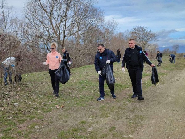 Кандидат-депутатите от ГЕРБ-Казанлък: Опазването на околната среда започва от съзнанието на всеки един от нас