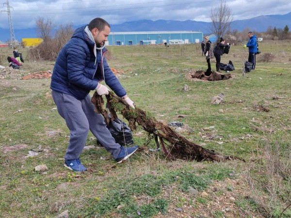 Кандидат-депутатите от ГЕРБ-Казанлък: Опазването на околната среда започва от съзнанието на всеки един от нас