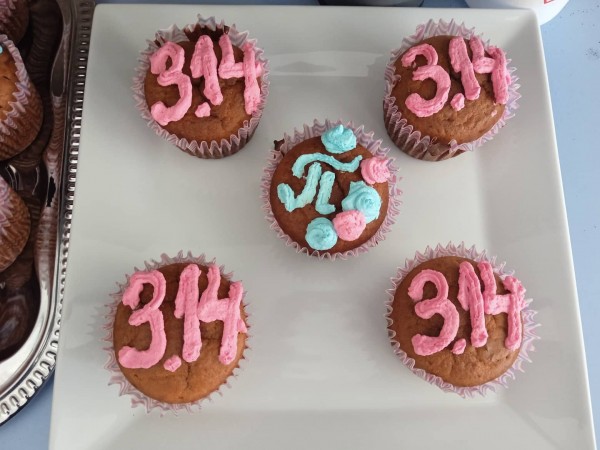 Денят на числото π (3,14) отбелязаха в ПГЛПТ с математическо състезание