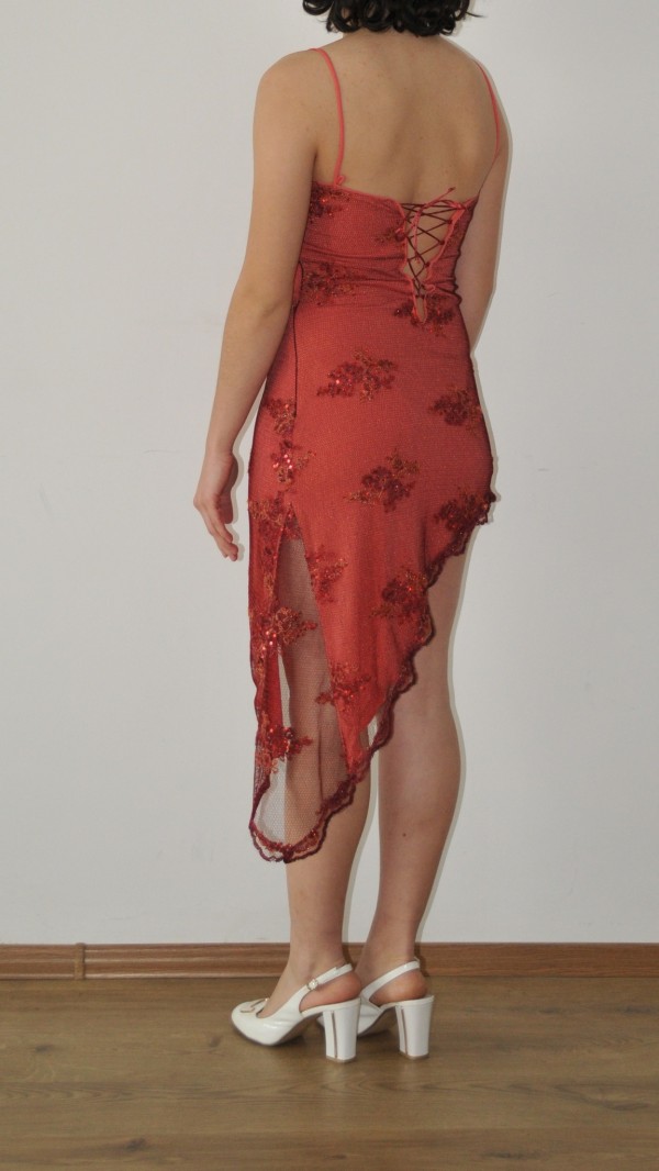 За поредна година абитуриенти в нужда могат да получат тоалет безплатно и анонимно