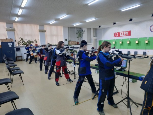 Отборът на дамите от клуб “Севтополис“ спечели бронзов медал на Държавното по спортна стрелба в Търговище