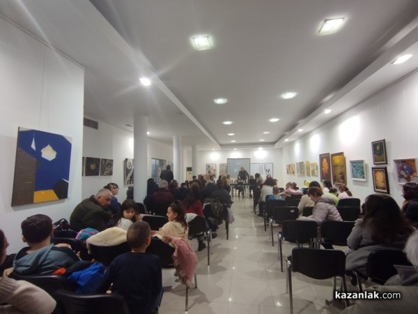 Светлинките представиха най-новата си книга „Тайната на старата върба“