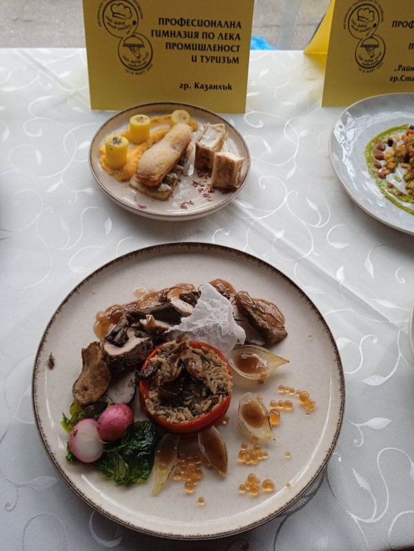 Ученици от ПГЛПТ се класираха за националното състезание “Най-добър млад готвач и сервитьор“ в Албена