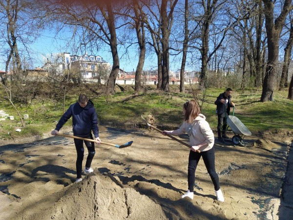 Представиха атрактивно най-младата специалност в ПГ “Иван Хаджиенов“