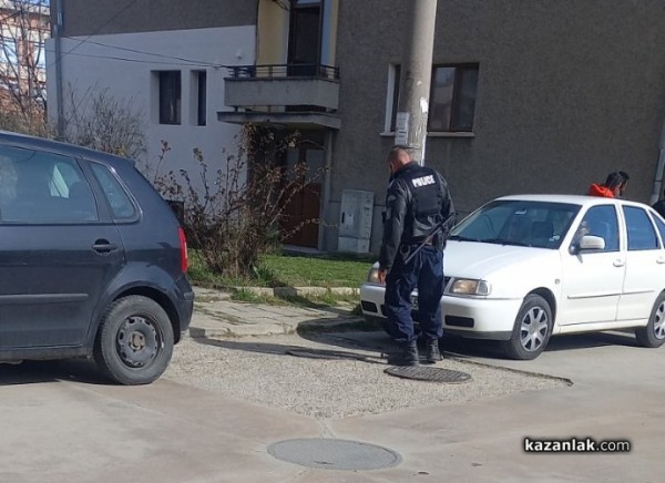 Масов бой на паркинга зад пазара. Двама са в критично състояние