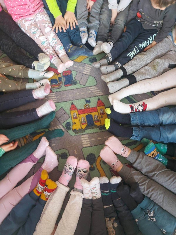 Децата на ДГ “Юрий Гагарин“ показаха съпричастност към хората със синдром на Даун