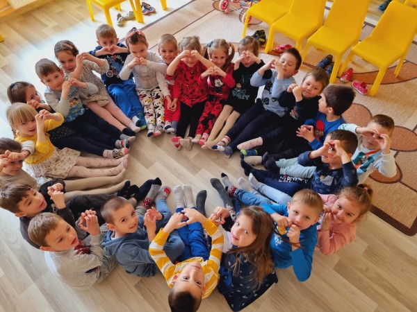 Децата на ДГ “Юрий Гагарин“ показаха съпричастност към хората със синдром на Даун