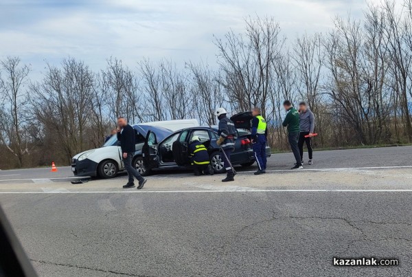 Катастрофа до разлкона за Мъглиж. Има пострадал / ОБНОВЕНА