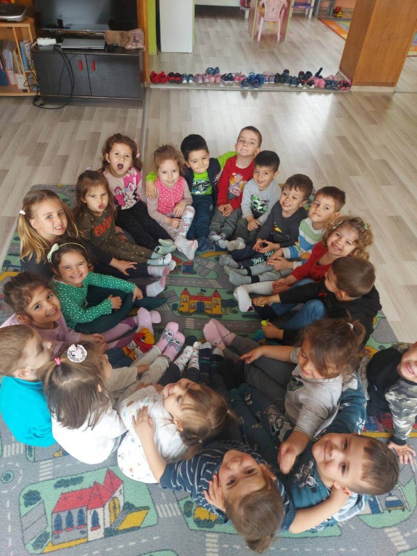 Децата на ДГ “Юрий Гагарин“ показаха съпричастност към хората със синдром на Даун
