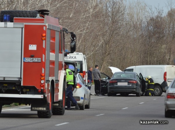 Катастрофа до разлкона за Мъглиж. Има пострадал / ОБНОВЕНА