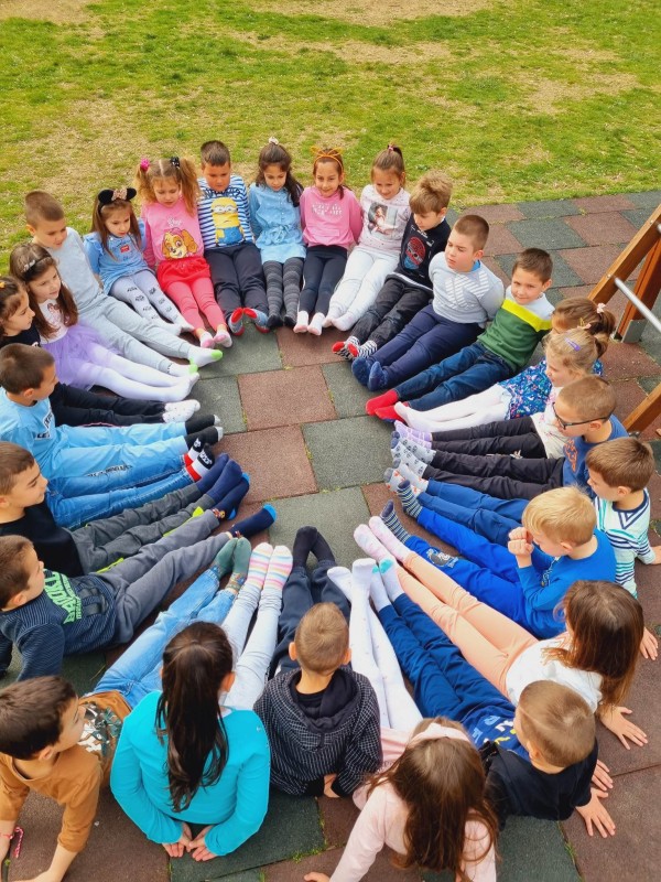 Децата на ДГ “Юрий Гагарин“ показаха съпричастност към хората със синдром на Даун