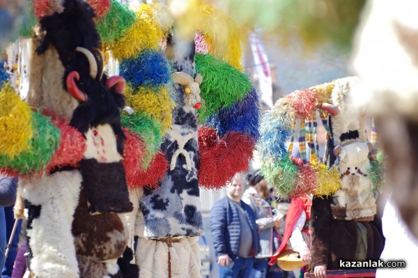 Над 1000 кукери от различни краища на страната идват за „Старци в Турия” тази събота 