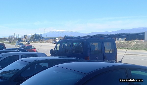 Над 12 лица са задържани, акцията в Казанлък и Гурково продължава