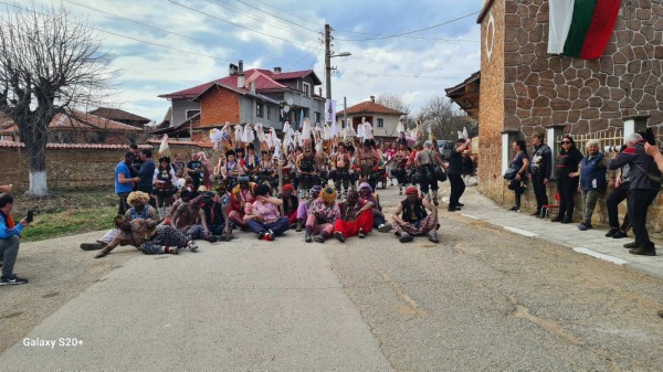 Над 30 кукерски състава от цялата страна участваха в националния фестивал  „Старци в Турия”