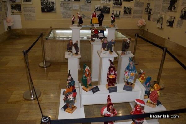 Куклите на Шенгюл Ахмедова изпъстриха музей „Чудомир“ 