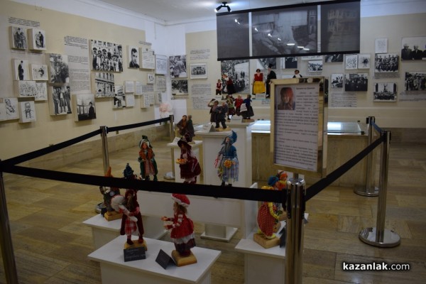 Куклите на Шенгюл Ахмедова изпъстриха музей „Чудомир“ 