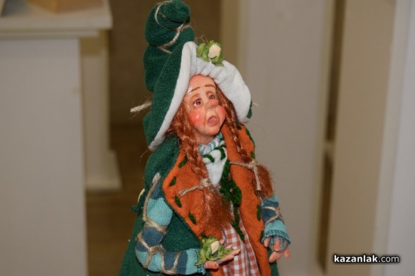 Куклите на Шенгюл Ахмедова изпъстриха музей „Чудомир“ 