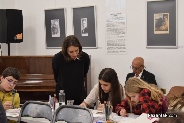 Малки художници рисуваха карикатури за шести път в традиционното издание на „Училище за карикатура“ 