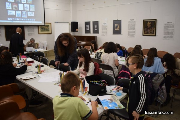 Малки художници рисуваха карикатури за шести път в традиционното издание на „Училище за карикатура“ 