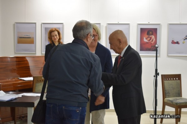 Карикатури на световно известни имена гостуват в Казанлък