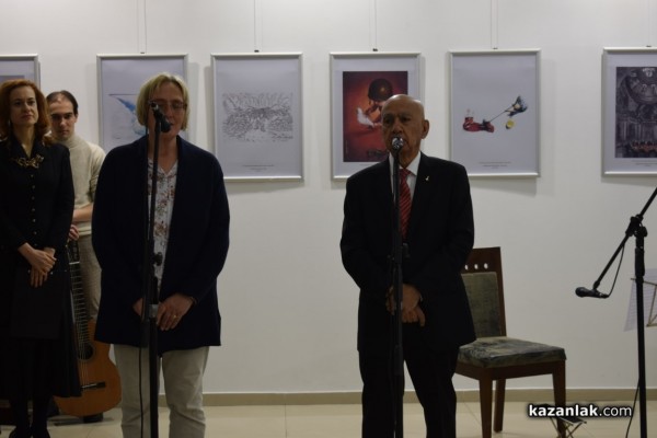 Карикатури на световно известни имена гостуват в Казанлък