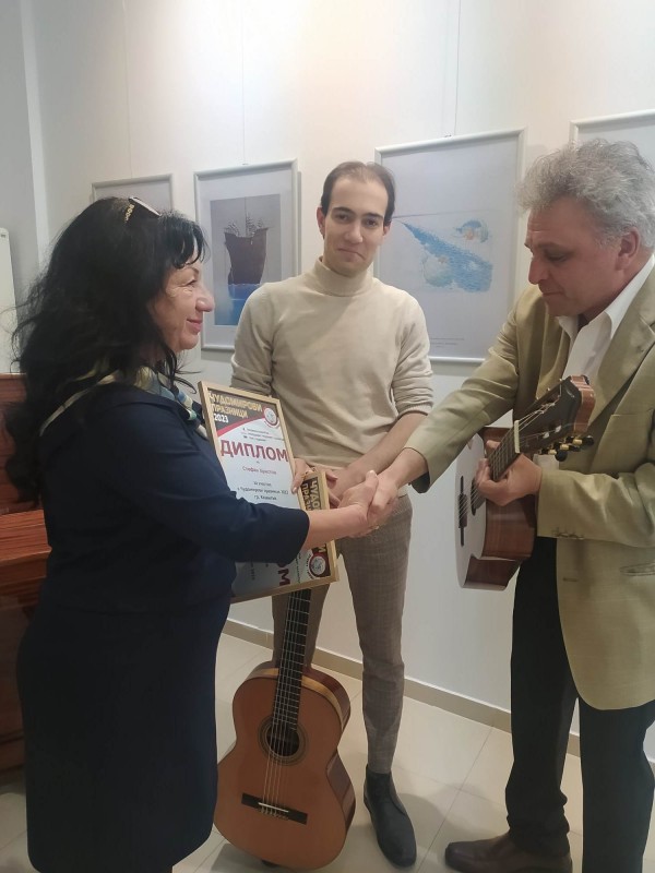 Карикатури на световно известни имена гостуват в Казанлък