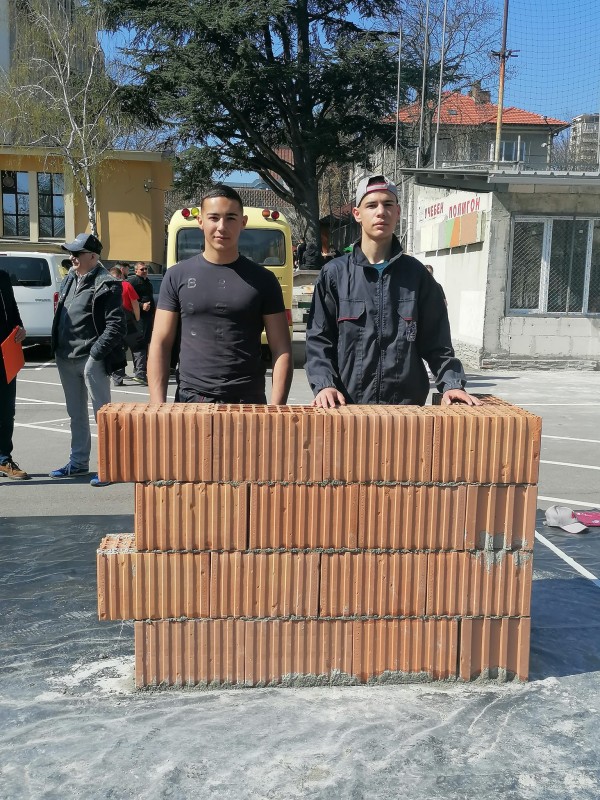 За първи път най-младата специалност в ПГ „Иван Хаджиенов“ участва в професионален състезателен форум