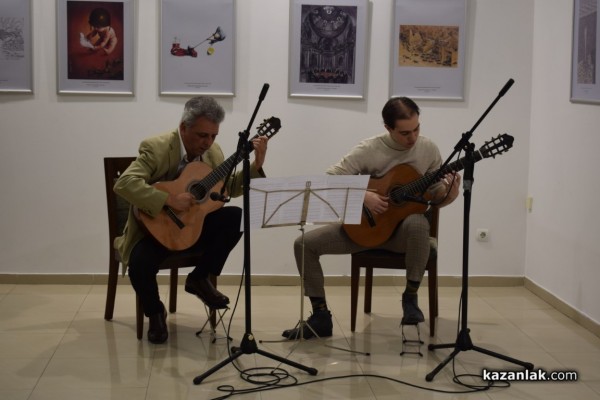 Карикатури на световно известни имена гостуват в Казанлък