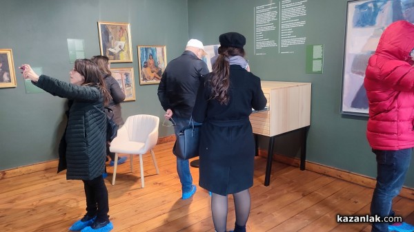 Над 30 творби, разделени в четири артистични пространства, показва новата експозиция на Дечко Узунов