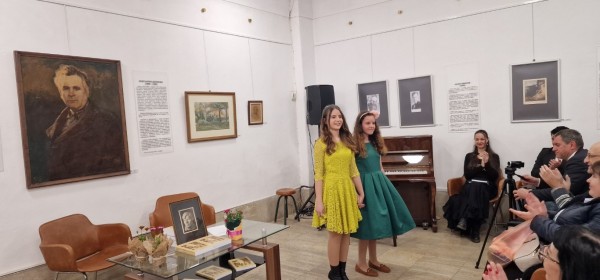 Признателност от кмета Галина Стоянова за дългогодишната работа на редколегията на списание “Кула“