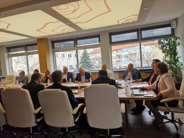 Служебният министър на икономиката Никола Стоянов посети Казанлък по покана на кмета Галина Стоянова