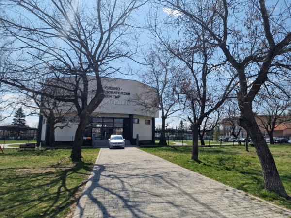 Служебният министър на икономиката Никола Стоянов посети Казанлък по покана на кмета Галина Стоянова