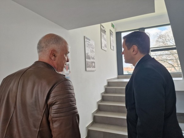 Служебният министър на икономиката Никола Стоянов посети Казанлък по покана на кмета Галина Стоянова