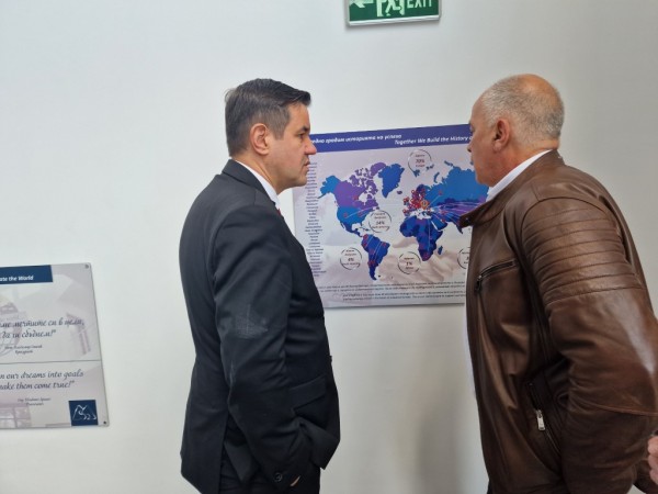 Служебният министър на икономиката Никола Стоянов посети Казанлък по покана на кмета Галина Стоянова