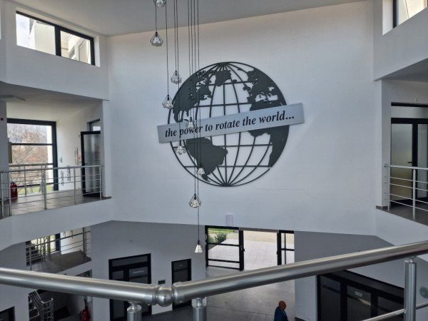 Служебният министър на икономиката Никола Стоянов посети Казанлък по покана на кмета Галина Стоянова