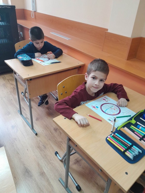 Интерактивни уроци провокират интереса на учениците от ОУ “Георги Кирков“ към здравословното хранене