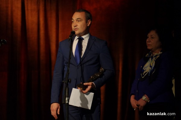 „Не сме от тях“ на МДТ “Константин Кисимов“ грабна 20-та награда „Комедиен хит на сезона“