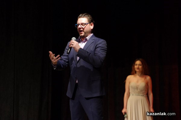 „Не сме от тях“ на МДТ “Константин Кисимов“ грабна 20-та награда „Комедиен хит на сезона“