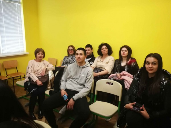 Учители и ученици от Механото посетиха партньорите си от ПГЛП „Райна Княгиня“ Хасково
